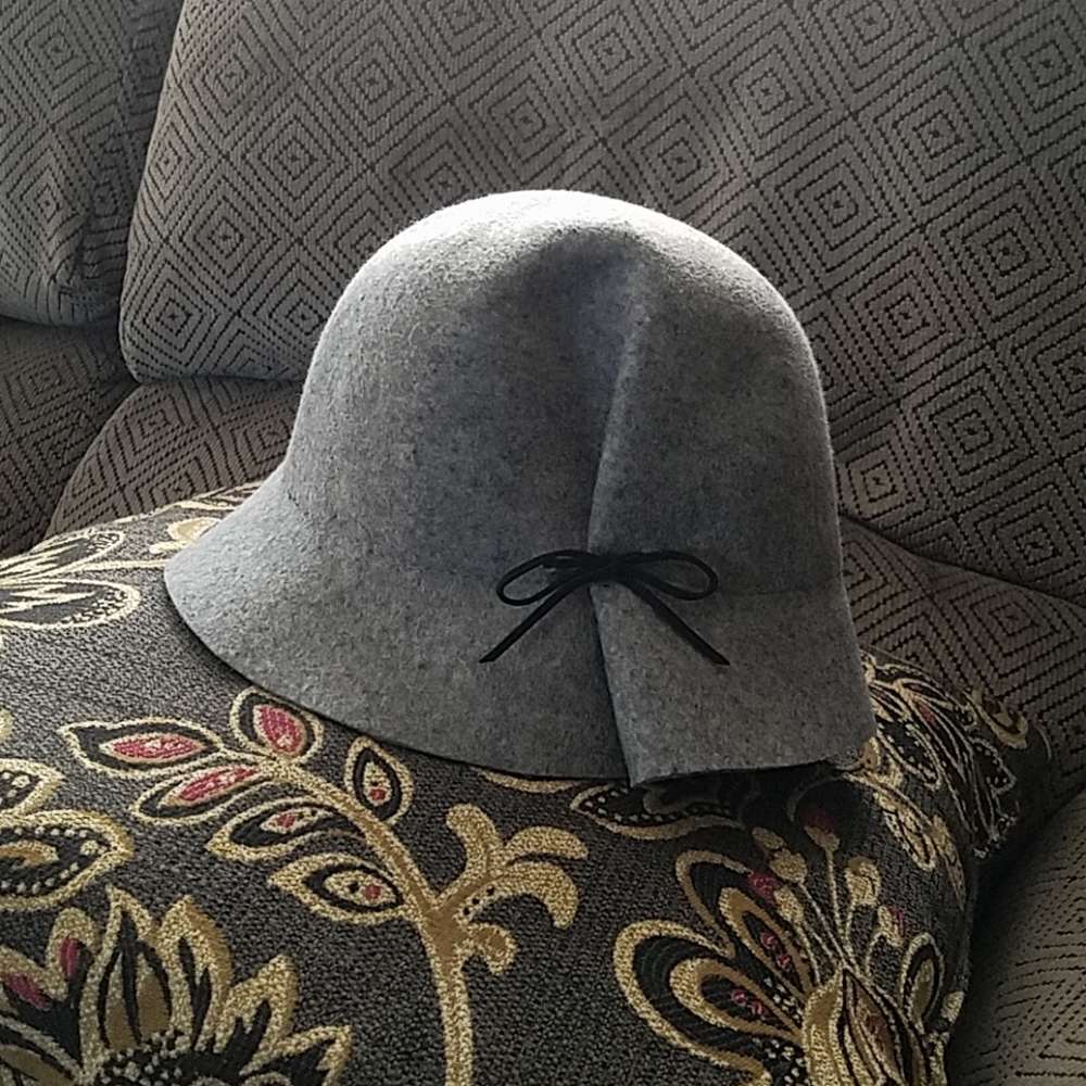 Gray Nine West Felt Hat